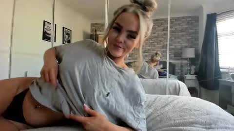 jessiebella0210_ online show from March 14, 11:14 am