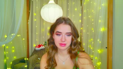 Snapshot of jessiestarz chatting on December 11, 2:33 pm Jessi online show from December 11, 2:33 pm