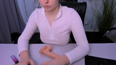 Jessi online show from December 12, 2:04 am