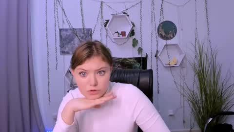 Jessi online show from December 11, 11:00 pm