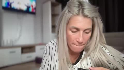 Snapshot of jessye_vega chatting on October 19, 11:37 am Jessye online show from October 19, 11:37 am