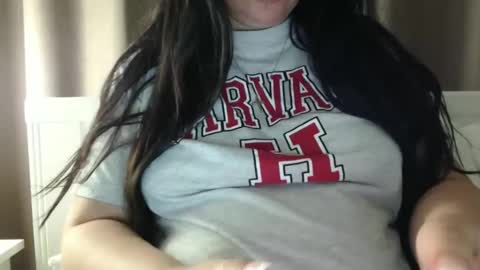 Snapshot of jessyqueen55 chatting on February 2, 5:26 pm OnlyJessy online show from February 2, 5:26 pm