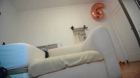 jesy online show from October 23, 7:10 am