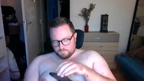 jeuneloup92 online show from November 12, 4:53 pm