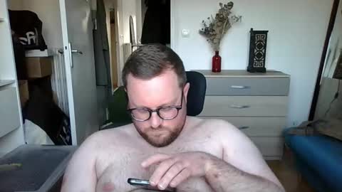 jeuneloup92 online show from March 3, 5:20 pm