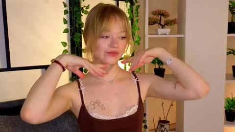 Gwen online show from February 15, 8:18 pm