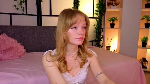 Gwen online show from March 15, 8:34 pm