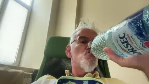 jewlronny online show from July 6, 8:11 am
