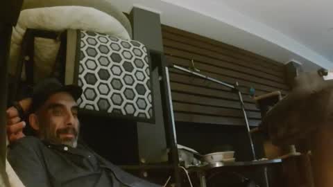 jglarsbel online show from March 20, 11:37 am