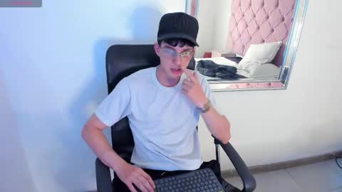 Jheampiero online show from February 28, 10:47 pm