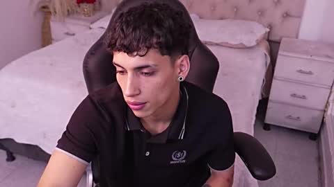 jhoanleandro online show from March 24, 6:19 am