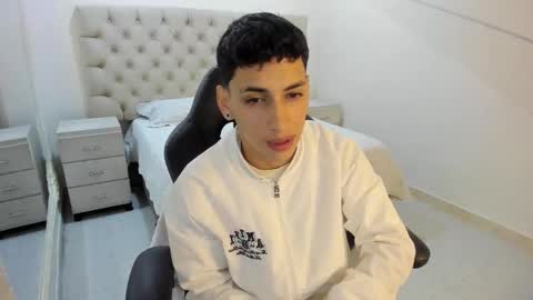 jhoanleandro online show from November 30, 5:03 am