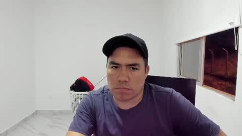 jhonatan_morales_s online show from August 2, 1:51 am