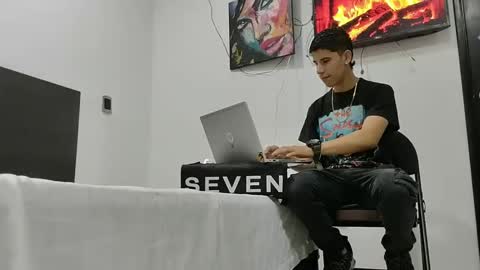 Snapshot of jhongrey2 chatting on March 1, 12:01 pm jhon online show from March 1, 12:01 pm