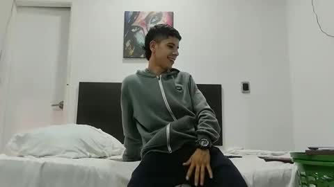 Snapshot of jhongrey2 chatting on December 1, 10:12 pm jhon online show from December 1, 10:12 pm
