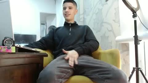 Snapshot of jhongrey2 chatting on October 2, 8:40 pm jhon online show from October 2, 8:40 pm