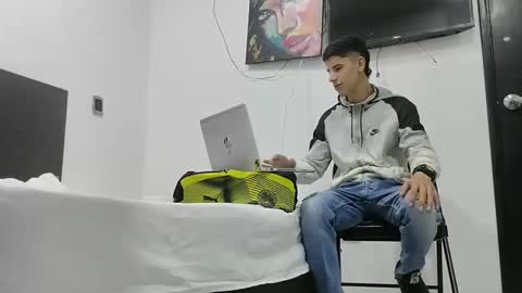 Snapshot of jhongrey2 chatting on March 12, 7:25 pm jhon online show from March 12, 7:25 pm