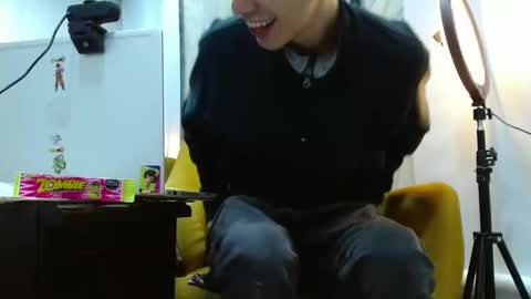 Snapshot of jhongrey2 chatting on October 18, 4:16 am jhon online show from October 18, 4:16 am