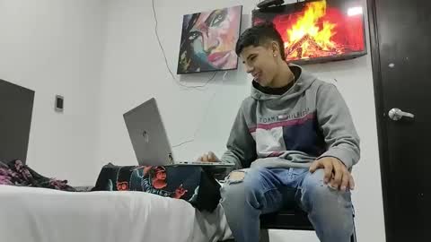 Snapshot of jhongrey2 chatting on February 8, 9:57 pm jhon online show from February 8, 9:57 pm