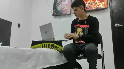 Snapshot of jhongrey2 chatting on March 12, 12:04 pm jhon online show from March 12, 12:04 pm