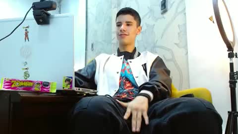Snapshot of jhongrey2 chatting on October 17, 4:16 am jhon online show from October 17, 4:16 am