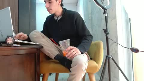 Snapshot of jhongrey2 chatting on September 30, 7:35 pm jhon online show from September 30, 7:35 pm