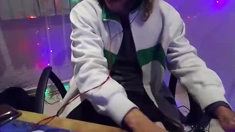 Snapshot of jhonnygoldendick chatting on December 2, 7:52 am jhonnygoldendick online show from December 2, 7:52 am