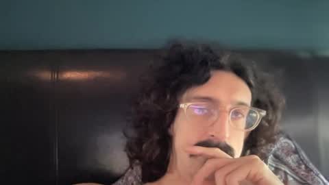 Jigz1986 online show from March 11, 12:30 pm