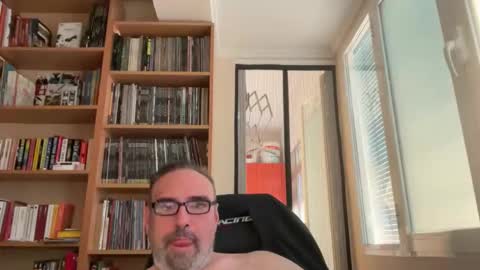 Snapshot of jim_dick chatting on October 18, 4:11 pm Jim Dick online show from October 18, 4:11 pm