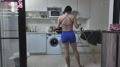 Jiwon online show from February 25, 11:32 am