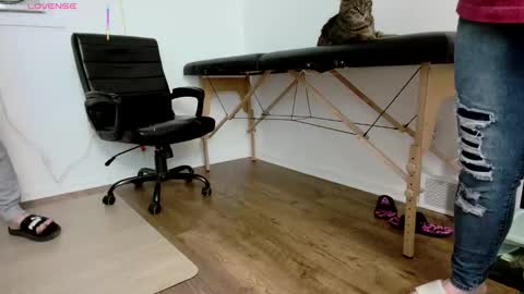 Nicole  Allen online show from March 10, 12:59 am