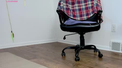 Nicole  Allen online show from April 15, 11:16 pm