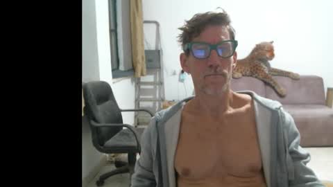 jlmbud online show from November 28, 7:32 pm