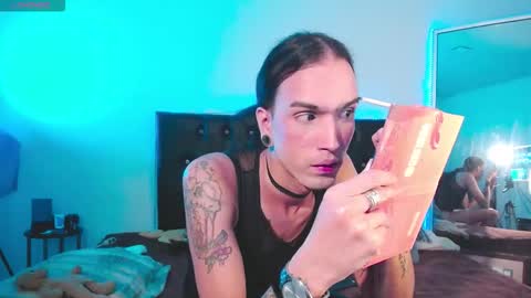 Joa Isaza     online show from February 24, 5:21 am