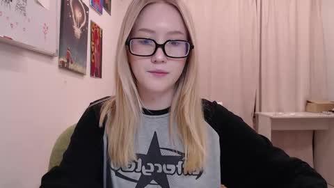 joan_kiss online show from February 9, 1:59 pm