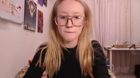 Snapshot of joan_kiss chatting on September 19, 12:31 pm joan_kiss online show from September 19, 12:31 pm