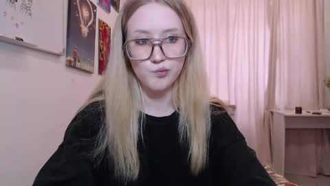 joan_kiss online show from May 13, 1:10 pm