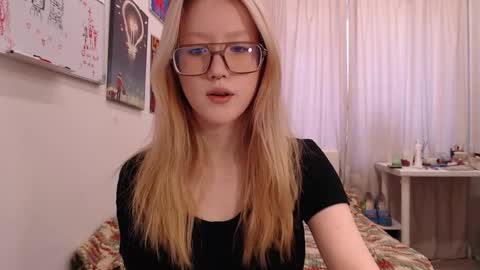 Snapshot of joan_kiss chatting on September 29, 11:09 am joan_kiss online show from September 29, 11:09 am