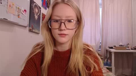 Snapshot of joan_kiss chatting on September 15, 11:33 am joan_kiss online show from September 15, 11:33 am