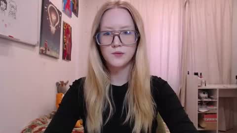 joan_kiss online show from July 11, 1:32 am