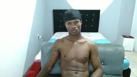 joao_leao online show from December 5, 8:17 pm