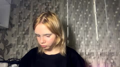 Aurora online show from February 10, 11:35 am