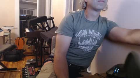 Snapshot of joebo7575 chatting on October 6, 3:13 am joebo7575 online show from October 6, 3:13 am