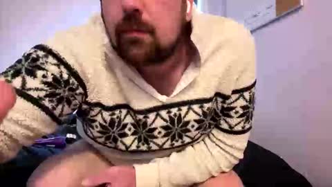 Snapshot of joejoe329 chatting on October 25, 8:42 pm joejoe329 online show from October 25, 8:42 pm