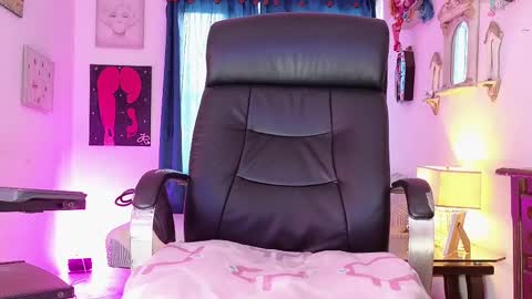 Snapshot of johabennet_ chatting on March 3, 6:56 pm . Johanna Bennet Model Indepenent . online show from March 3, 6:56 pm