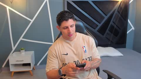 Johan Williams online show from December 28, 6:17 am