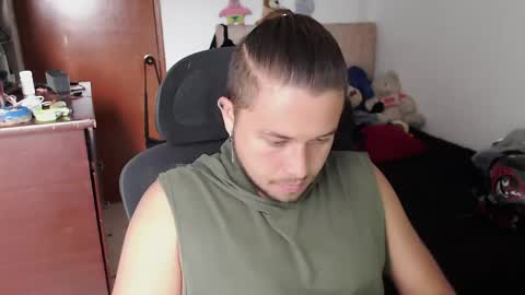 JOHAN independient model online show from May 15, 8:49 pm