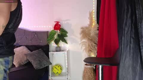 John  online show from May 22, 12:01 pm