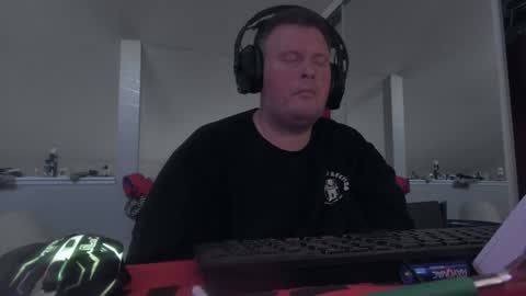 johnfernandez784 online show from July 8, 9:57 am