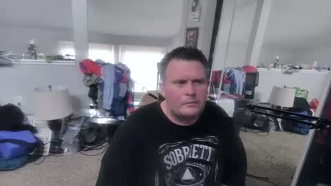 johnfernandez784 online show from June 25, 1:49 pm